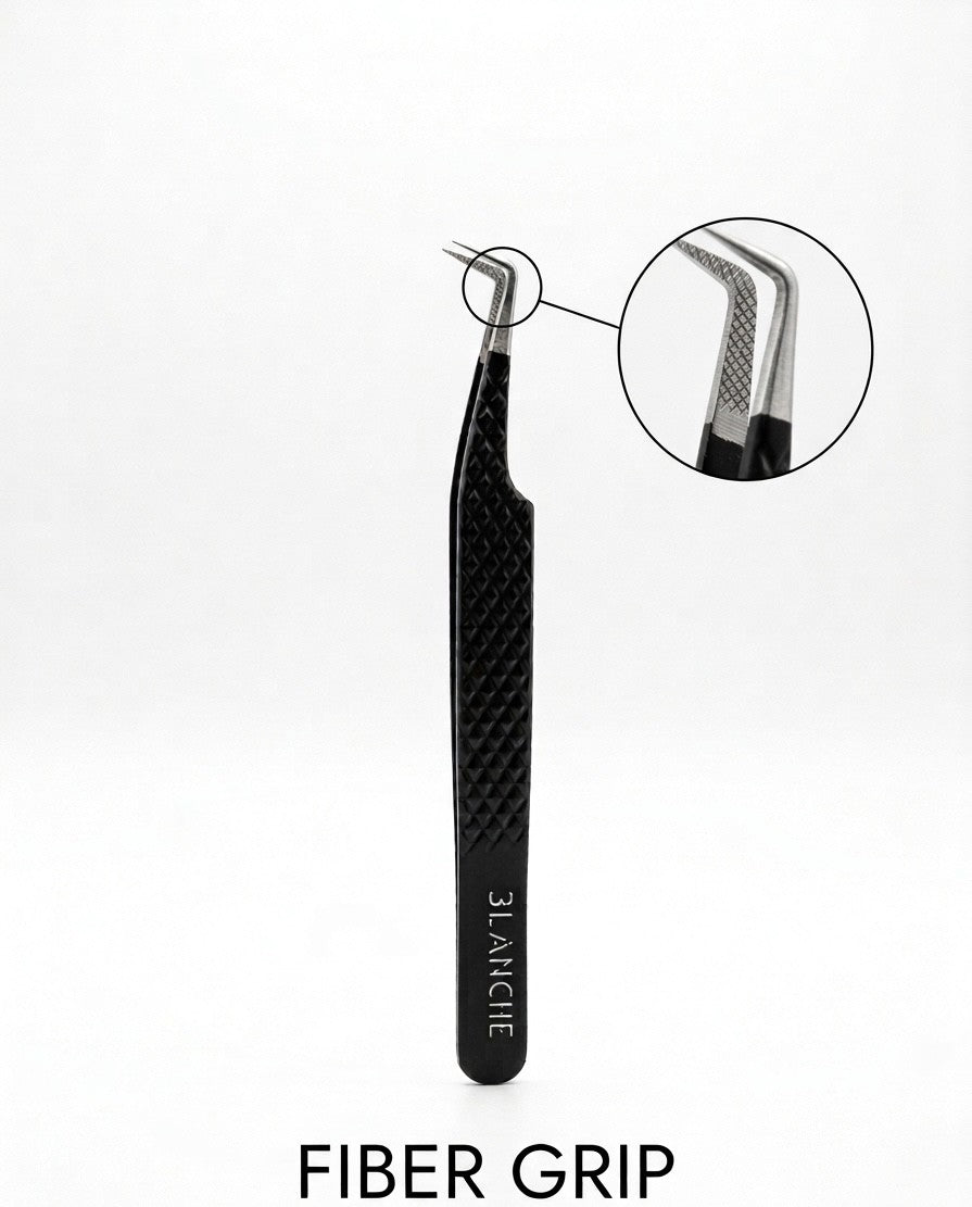 Pince à cils ( Blanche Signature Grip )